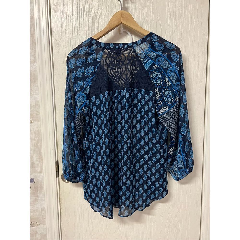 Zac & Rachel Blouse - Picture 2 of 4